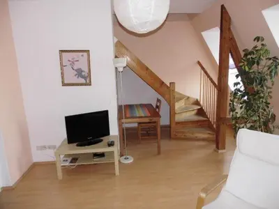 TV/Unterhaltungsangebot in der Unterkunft Sehr schöne 4 Raum Maisonette-Fewo mit 110qm + Balkon + zentral & preiswert - T7