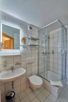 Ein Badezimmer in der Unterkunft Hotel Elbparadies