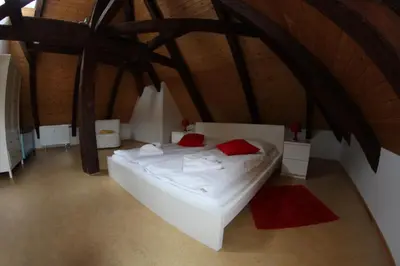 Ein Bett oder Betten in einem Zimmer der Unterkunft Alte Apotheke
