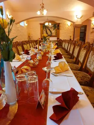 Ein Restaurant oder anderes Speiselokal in der Unterkunft Richzenhainer-Hof