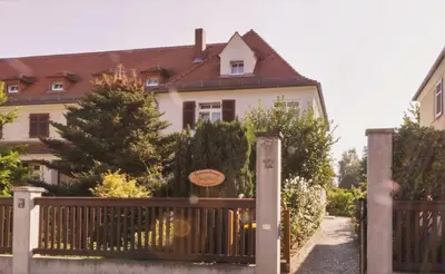 Das Gebäude in dem sich die Ferienwohnung befindet