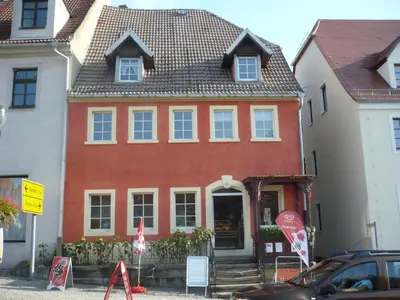 Das Gebäude in dem sich das Bed & Breakfast befindet