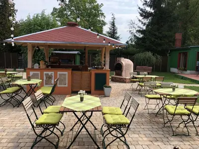 Ein Restaurant oder anderes Speiselokal in der Unterkunft Ferienwohnung Schwemmer
