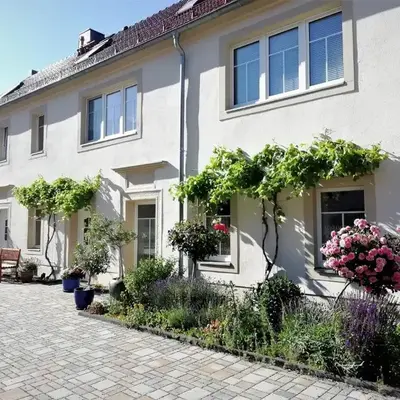 Ferienhof Gräfe - 3-Seiten Hof mit großem Garten