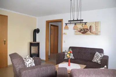 Ein Sitzbereich in der Unterkunft Ferienwohnung Bayer