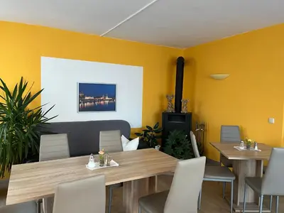 Ein Sitzbereich in der Unterkunft Pension Am Renner