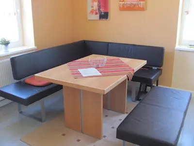Ein Sitzbereich in der Unterkunft Ferienwohnung Voss 2