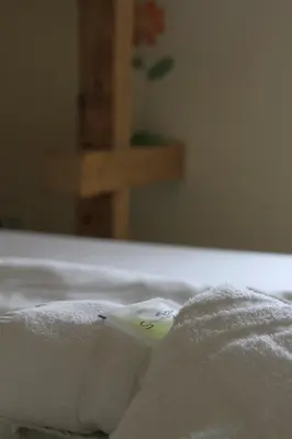 Ein Bett oder Betten in einem Zimmer der Unterkunft Dampfschiff Radebeul-Altkö