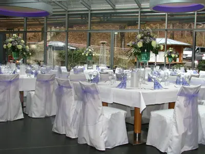 Ein Restaurant oder anderes Speiselokal in der Unterkunft Hotel Forsthaus Grüna Betreibergesellschaft mbH