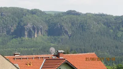 Ein allgemeiner Bergblick oder ein Berglick von der Ferienwohnung aus