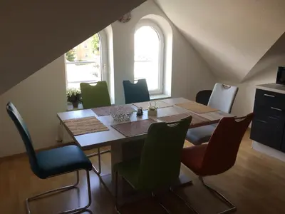 Ein Sitzbereich in der Unterkunft Ferienwohnung Tonberg 4