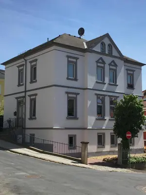 Das Gebäude in dem sich die Ferienwohnung befindet