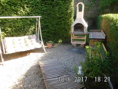 Ein Garten an der Unterkunft Ferienwohnung am Schloss