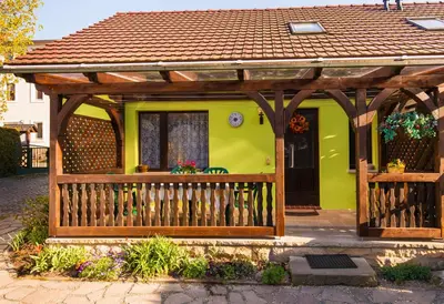 Das Gebäude in dem sich die Ferienwohnung befindet