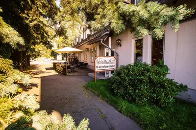 Ein Garten an der Unterkunft Hotel Gasthof zur Heinzebank