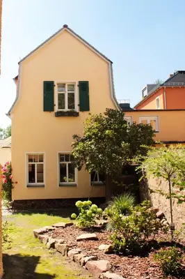 Ein Garten an der Unterkunft Ferienhaus Mühlberg