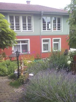 Ein Garten an der Unterkunft Ferienwohnung Naturnah