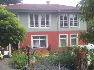 Das Gebäude in dem sich die Pension befindet