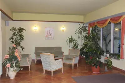 Ein Sitzbereich in der Unterkunft Elbhotel Bad Schandau