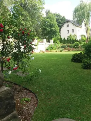Ein Garten an der Unterkunft Ferienwohnung 
