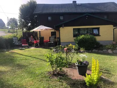 Ein Garten an der Unterkunft Ferienhaus Tooren