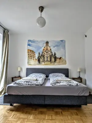 Ein Bett oder Betten in einem Zimmer der Unterkunft Lichtdurchflutetes Appartement im Hechtviertel