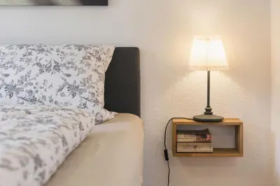 Ein Bett oder Betten in einem Zimmer der Unterkunft Lichtdurchflutetes Appartement im Hechtviertel