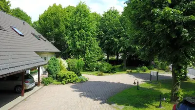 Ein Garten an der Unterkunft Ferienwohnung Unter den Linden