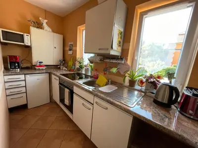 Küche/Küchenzeile in der Unterkunft Zentrumsnahe Ferienwohnung