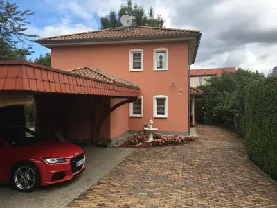 Das Gebäude in dem sich die Ferienwohnung befindet