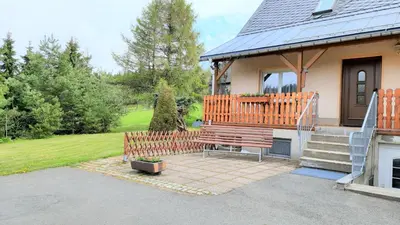 Das Gebäude in dem sich die Ferienwohnung befindet