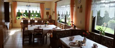 Ein Restaurant oder anderes Speiselokal in der Unterkunft Pension Gerlach