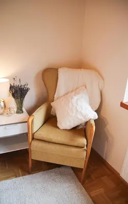 Ein Sitzbereich in der Unterkunft Ferienhaus Sohrmühle