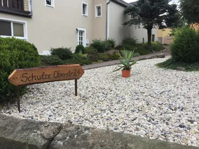 Ein Garten an der Unterkunft Ferienwohnung Schulze