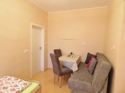 Ein Sitzbereich in der Unterkunft Ferienwohnung Helbig
