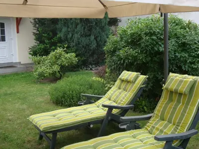 Ein Garten an der Unterkunft Ferienwohnung Zschornack