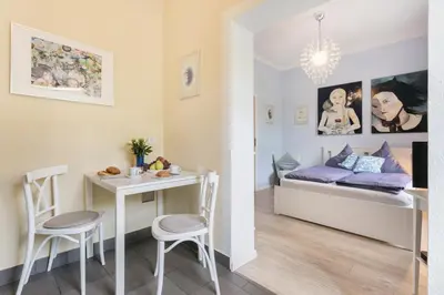 Ein Sitzbereich in der Unterkunft Galeriewohnung in der Neustadt