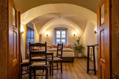 Ein Sitzbereich in der Unterkunft Wasserschloss Podelwitz