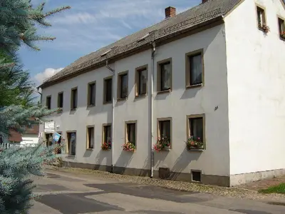 Das Gebäude in dem sich die Pension befindet