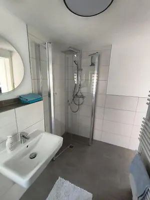 Ein Badezimmer in der Unterkunft fambiwo - Ferienhaus in guter Lage