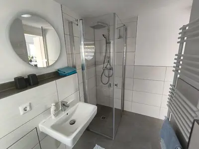 Ein Badezimmer in der Unterkunft fambiwo - Ferienhaus in guter Lage