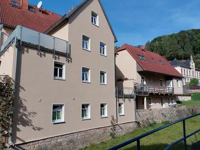 Das Gebäude in dem sich die Pension befindet