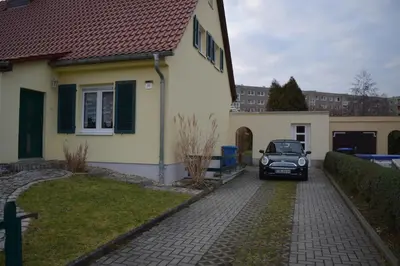 Das Gebäude in dem sich die Ferienwohnung befindet