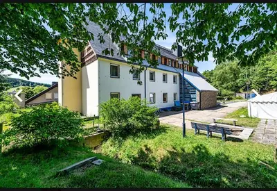 Ein Garten an der Unterkunft Hostel im Osterzgebirge