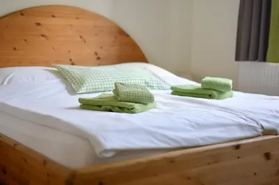 Ein Bett oder Betten in einem Zimmer der Unterkunft Gasthaus & Pension Zirkelstein