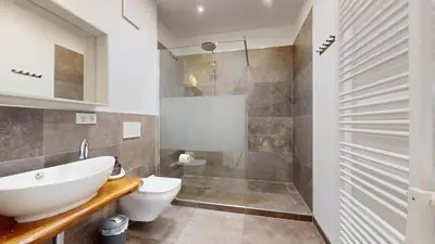 Ein Badezimmer in der Unterkunft Apartment Senftenberg - 1907