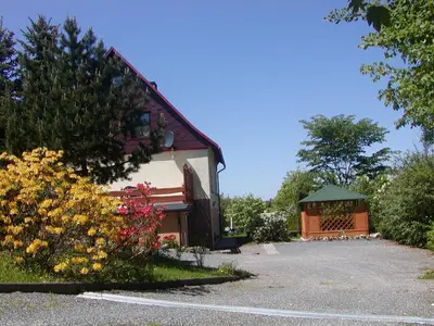 Das Gebäude in dem sich die Ferienwohnung befindet