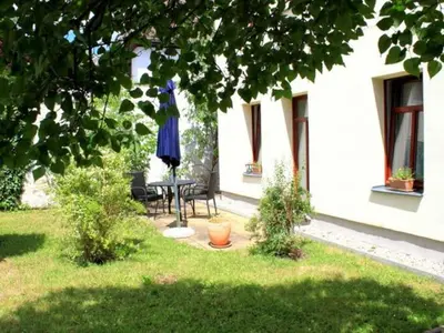Ein Garten an der Unterkunft Wohlfühloase am Weißen Hirsch