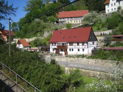 Das Gebäude in dem sich die Ferienwohnung befindet