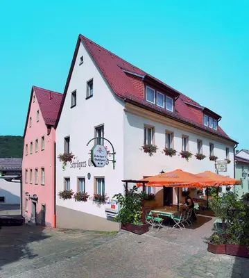Das Gebäude in dem sich die Pension befindet